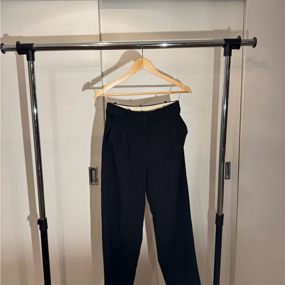 Aritzia - Effortless pant (Tall) - Size 2